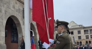 Izamiento de la bandera nacional marca inicio de conmemoraciones por los 98 años de Carabineros