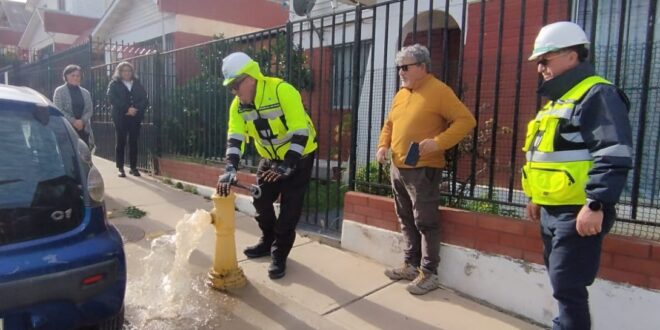 Aguas del Valle realiza revisión de grifos en Illapel para verificar su estado ante posibles emergencias