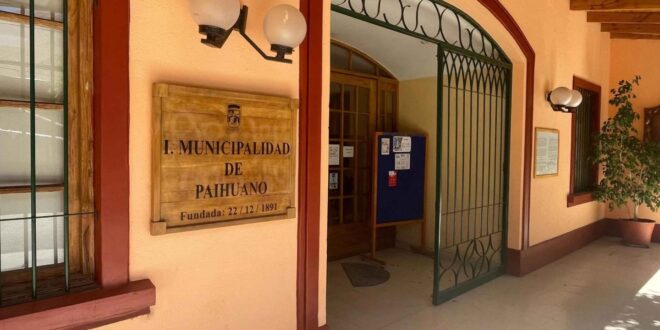 Pareja de funcionaria que denunció a Alcalde de Paihuano, demandó al municipio por más 80 millones