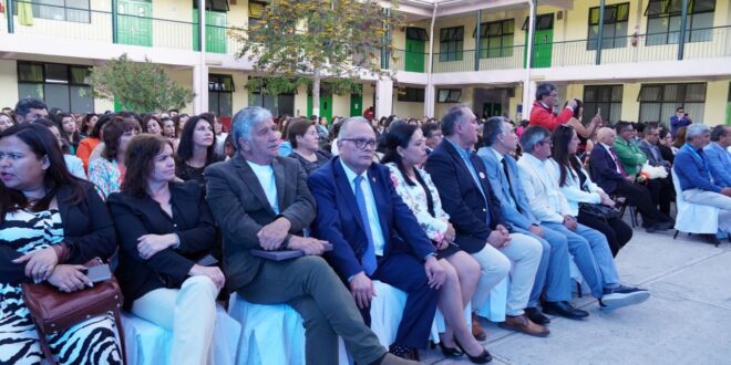 SLEP Elqui y Gremios reconocen a Docentes y Asistentes de la Educación de Vicuña