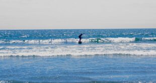 La Serena Joven en proceso de reinserción vive su primera experiencia en el surf