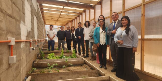 Alumnos del Francis School de Coquimbo desarrollan sistema de riego eficiente y monitoreo inteligente con fondo concursable de Aguas del Valle