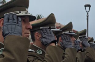 Con el izamiento de la Bandera Nacional Carabineros inició Conmemoraciones por sus 99 años