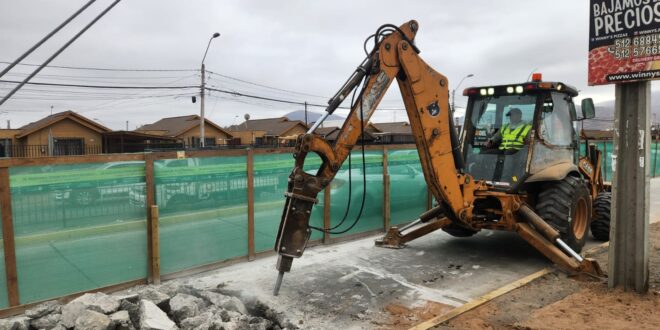 Más de un 20% de avance presenta la renovación de colectores de Aguas del Valle en calle Waldo Alcalde de Coquimbo