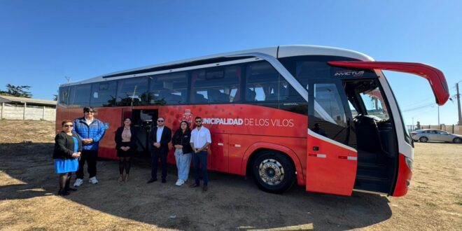 Recursos del Royalty Minero: Municipalidad de Los Vilos presenta su primer bus para el traslado de organizaciones sociales de la comuna